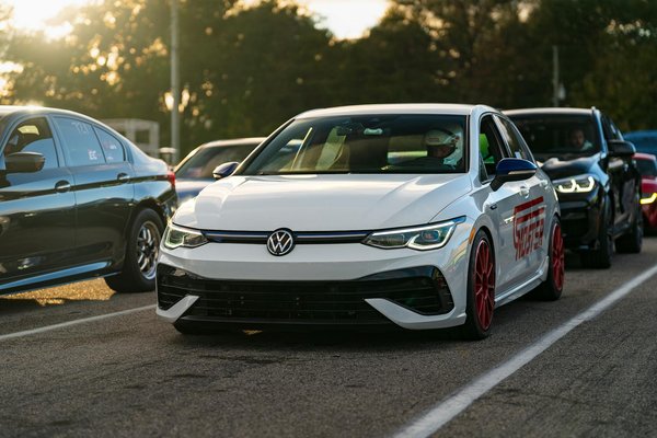 Quali sono i requisiti legali per l'importazione di veicoli usati in Italia?